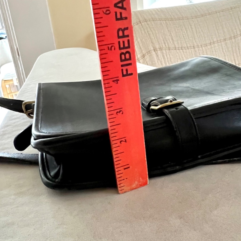 COACH Vintage Large Saddle Pouch Bag in Black - Made In New York - Picture 16 of 16